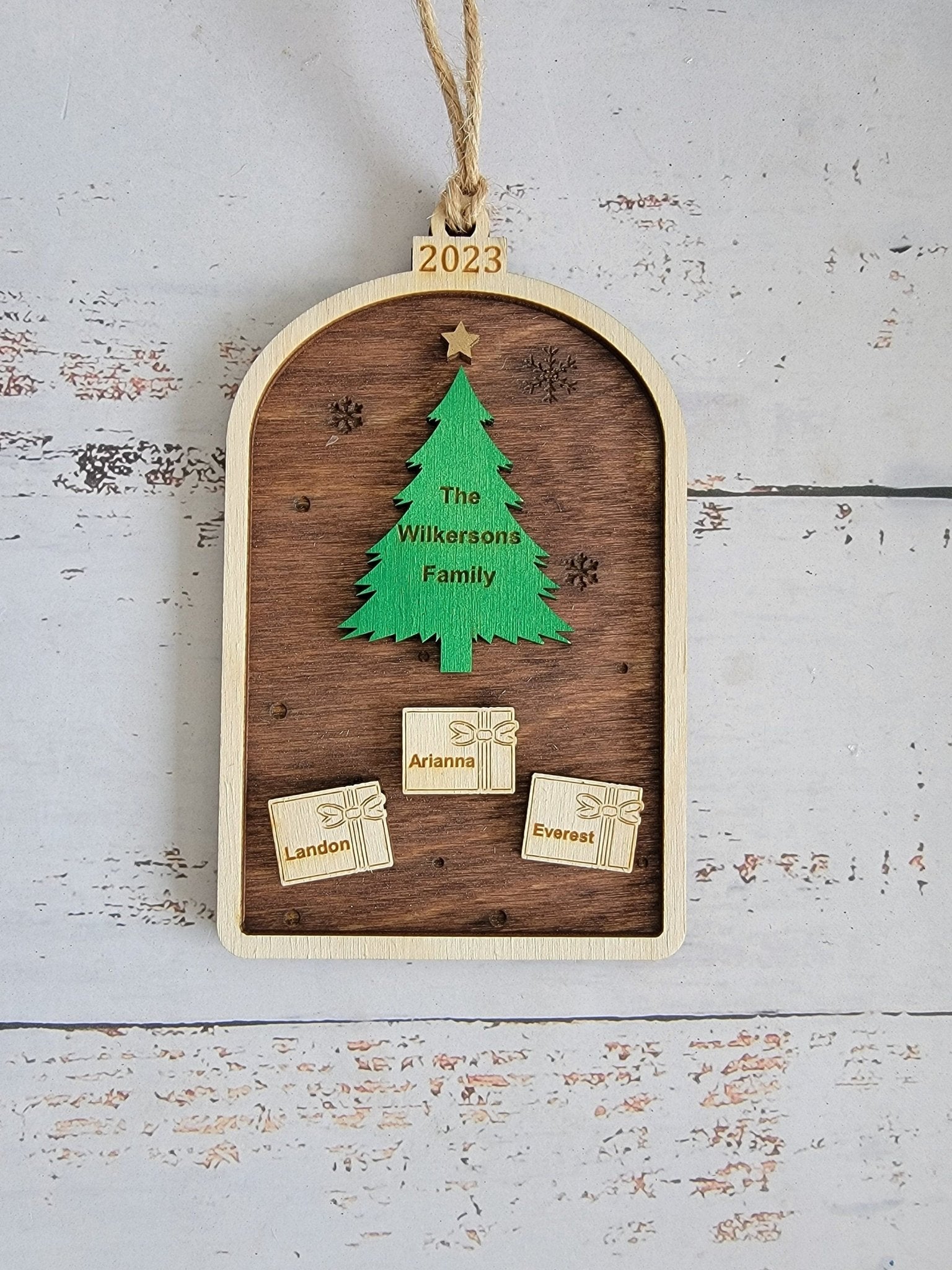 Tree Family Christmas Ornament, Personalized 2023 ornament, wood ornament,christmas tree ornament, secret Santa gift,annual family ornament - EverLee Creations