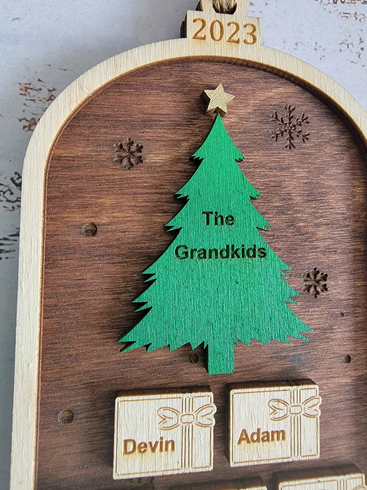 Tree Family Christmas Ornament, Personalized 2023 ornament, wood ornament,christmas tree ornament, secret Santa gift,annual family ornament - EverLee Creations