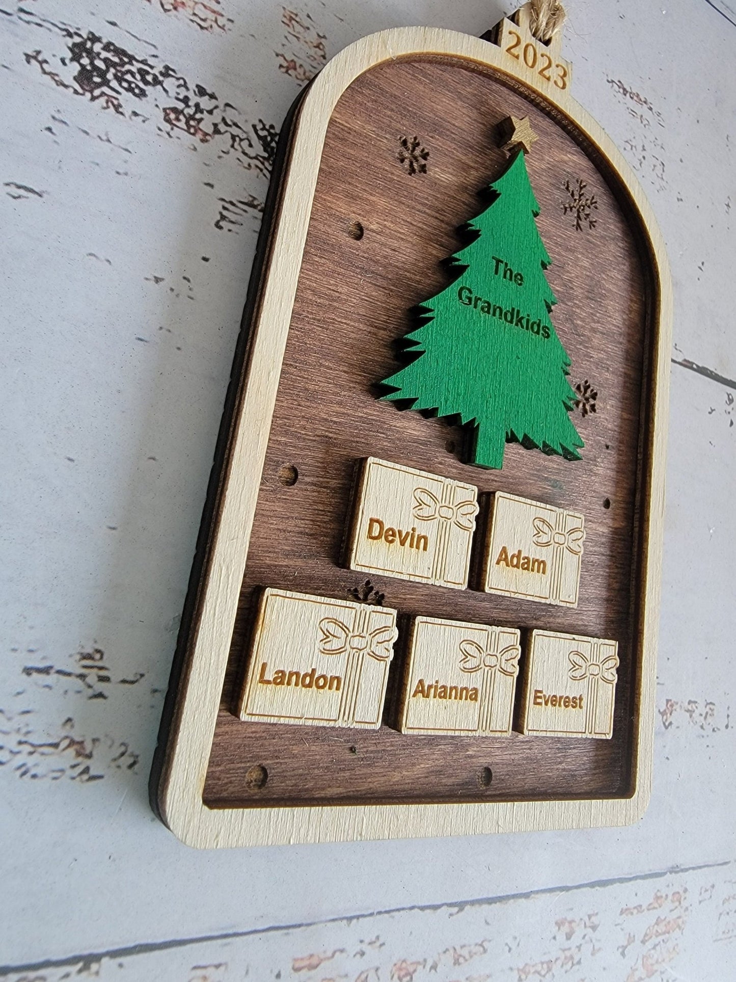 Tree Family Christmas Ornament, Personalized 2023 ornament, wood ornament,christmas tree ornament, secret Santa gift,annual family ornament - EverLee Creations