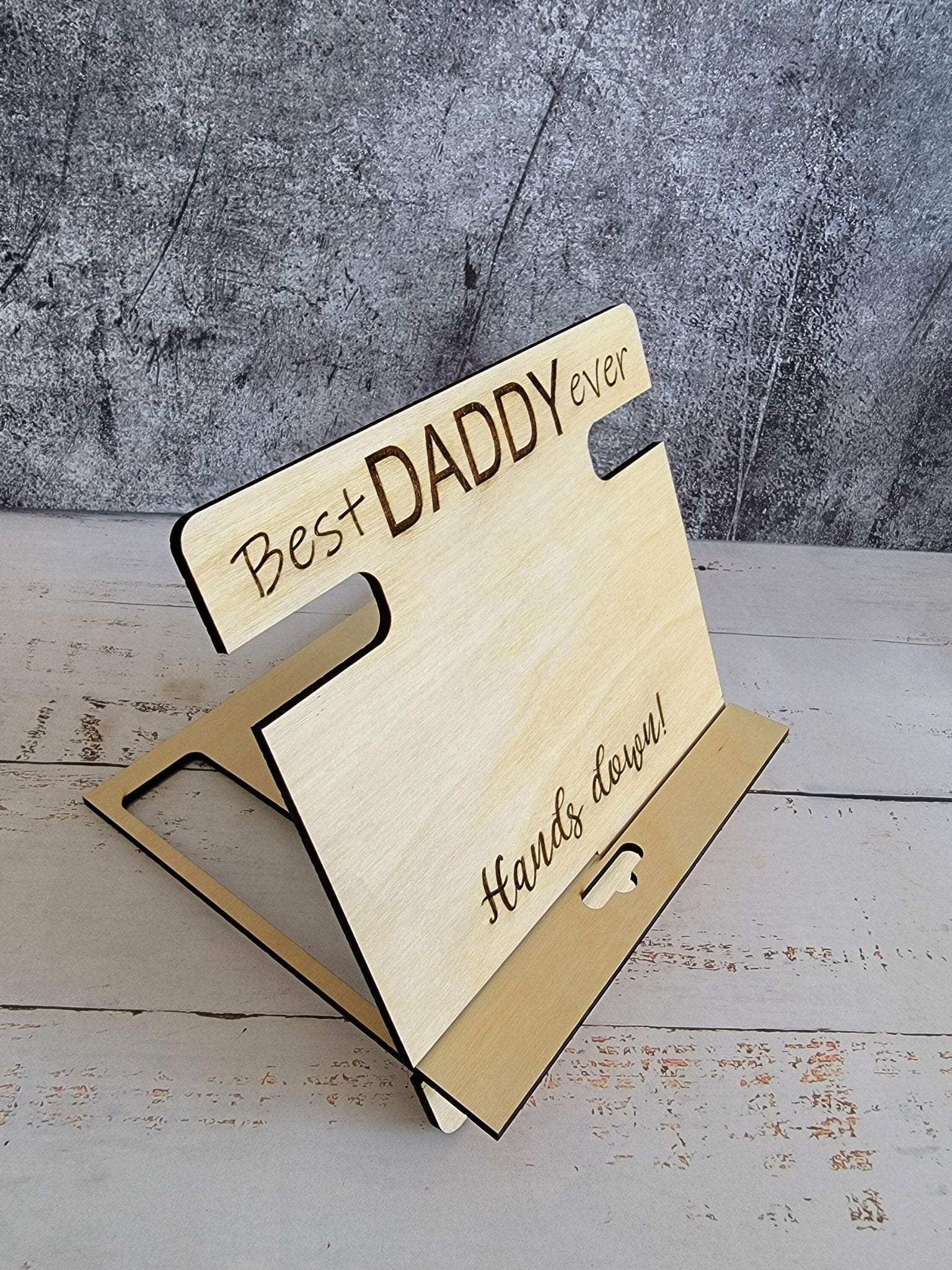 Best Daddy ever hand print, docking station. Keep all personal items organized, Gift for Him, Personalized Gift,Gift for Husband,Fathers Day - EverLee Creations